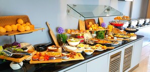 Daily continental breakfast (BHD 4 per person)