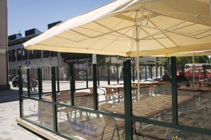 3 restaurants servant le petit déjeuner