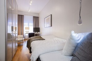 Literie de qualité supérieure, couette en duvet d'oie, minibar, bureau