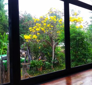 Reception - Heuan Na Khee (Ban Dung)