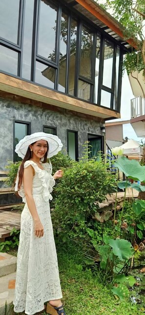 Exterior - Heuan Na Khee (Ban Dung)