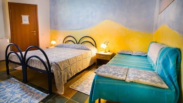 Triple Room | Minibar, free WiFi, bed sheets