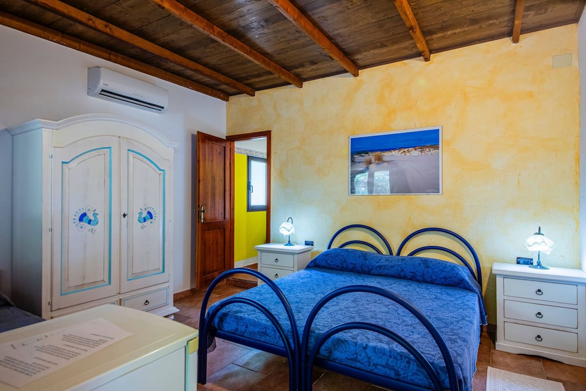 Triple Room | Minibar, free WiFi, bed sheets