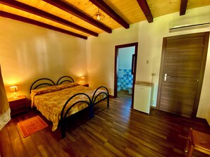 Familien-Doppel- oder -Zweibettzimmer