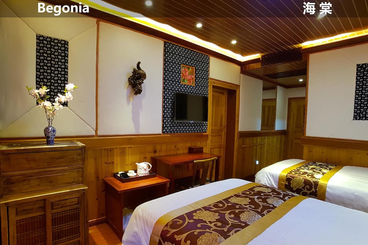 Kamar Twin Mewah | Meja kerja, tirai kedap cahaya, dan kedap suara