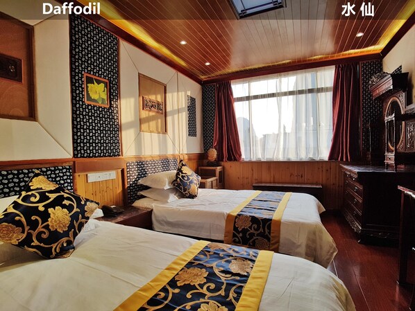 مكتب وستائر تعتيم وتجهيزات عازلة للصوت وأسرّة قابلة للطي