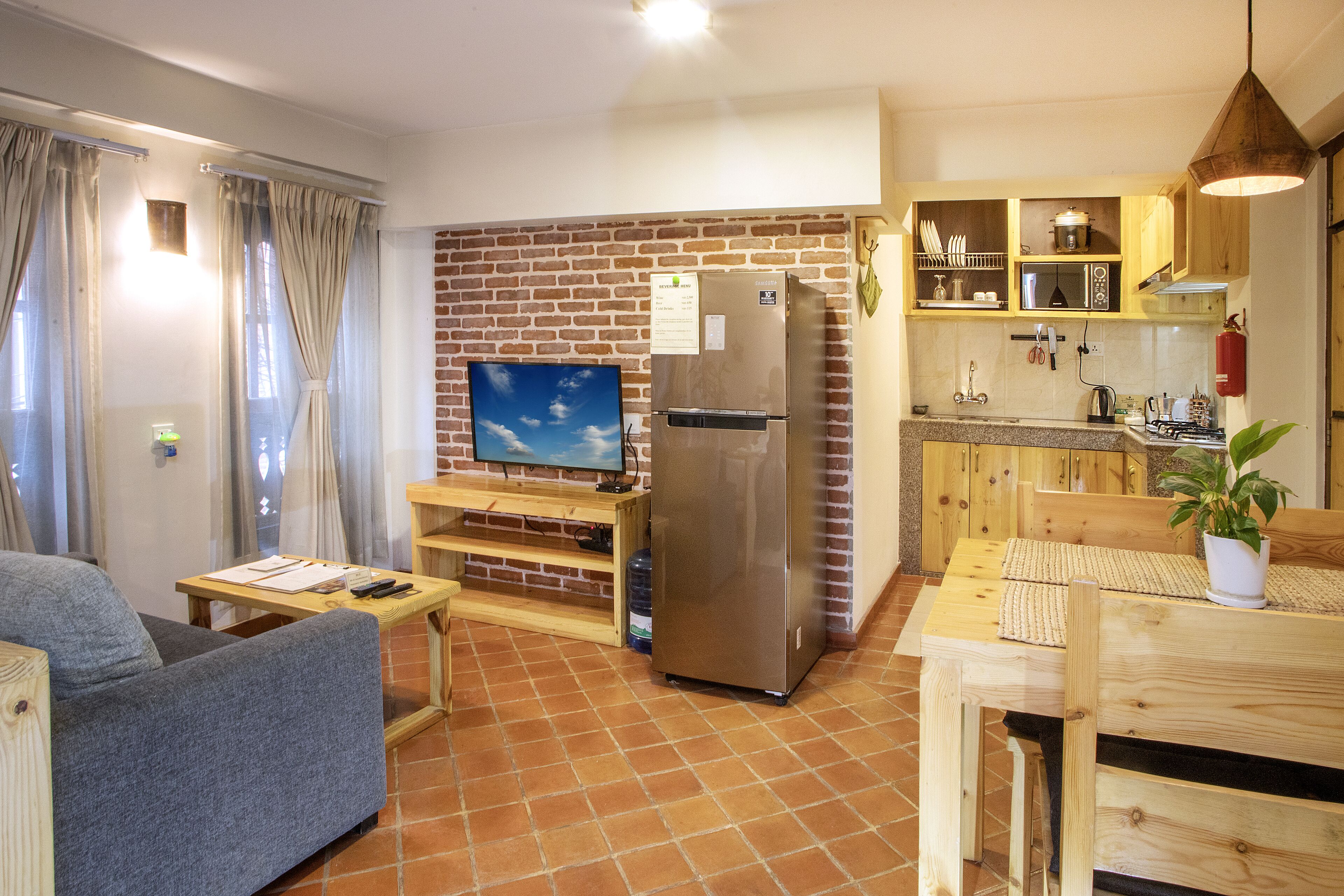 deluxe studio, 1 queen bed, non smoking, refrigerator & microwave (ac) | private kitchen