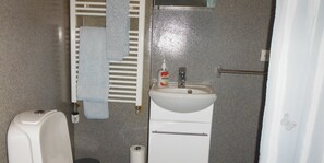 Studio, 2 Einzelbetten | Badezimmer | Kostenlose Toilettenartikel, Haartrockner