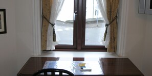 Studio, 3 Single Beds | Room amenity