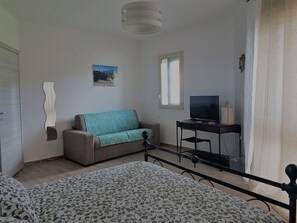 Standard Double Room | Premium bedding, desk, soundproofing, free WiFi