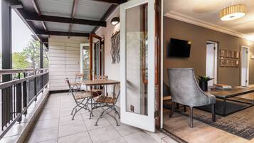 City Apartment, Multiple Beds, Non Smoking | Terrace/patio