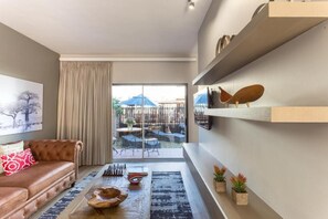 إطلالة على الفناء