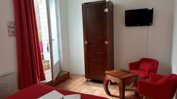 Double Room | Memory-foam beds, individually decorated, individually furnished, desk