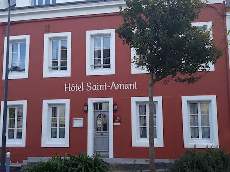 Fachada de la propiedad. Hotel Le Saint Amant