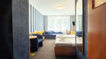 Chambre Double Classique, 2 lits une place, non-fumeurs, animaux de compagnie acceptés | 1 chambre, bureau, fer et planche à repasser, Wi-Fi gratuit