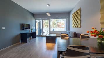 Comfort Apartment, Multiple Beds, Non Smoking, Balcony | Living area