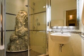 Honeymoon Suite, Ensuite (Le Rondini) - Sotto Le Stelle (Picinisco)