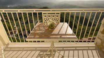 Suite Deluxe, bagno in camera (Gli Scrittori) | Vista balcone