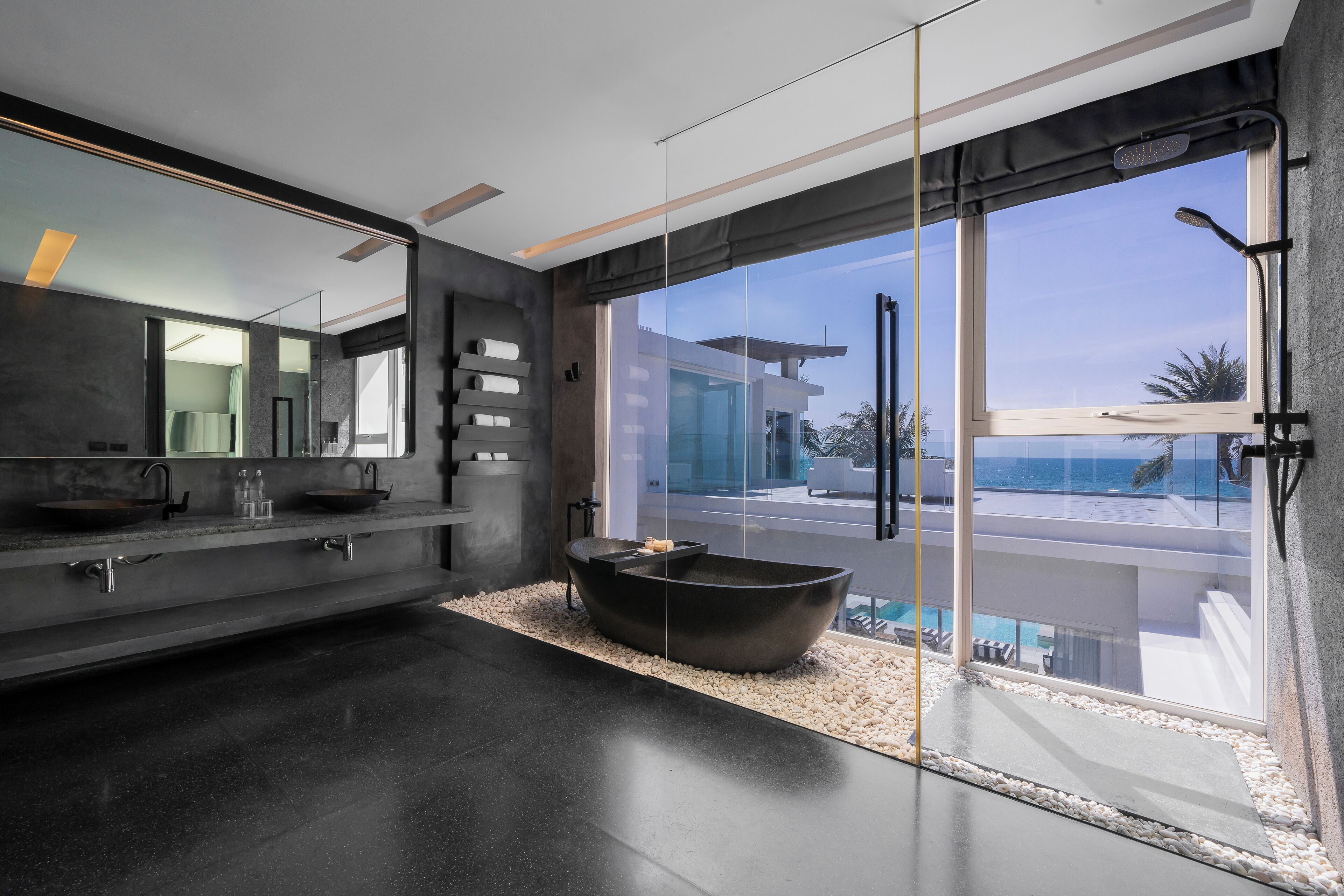 Separate bathtub and shower, deep-soaking bathtub, rainfall showerhead