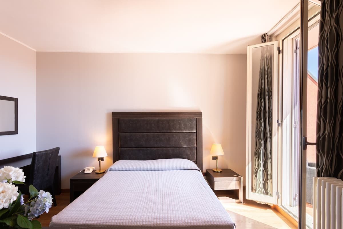 superior double room, terrace | premium bedding, pillow-top beds, in-room safe, desk