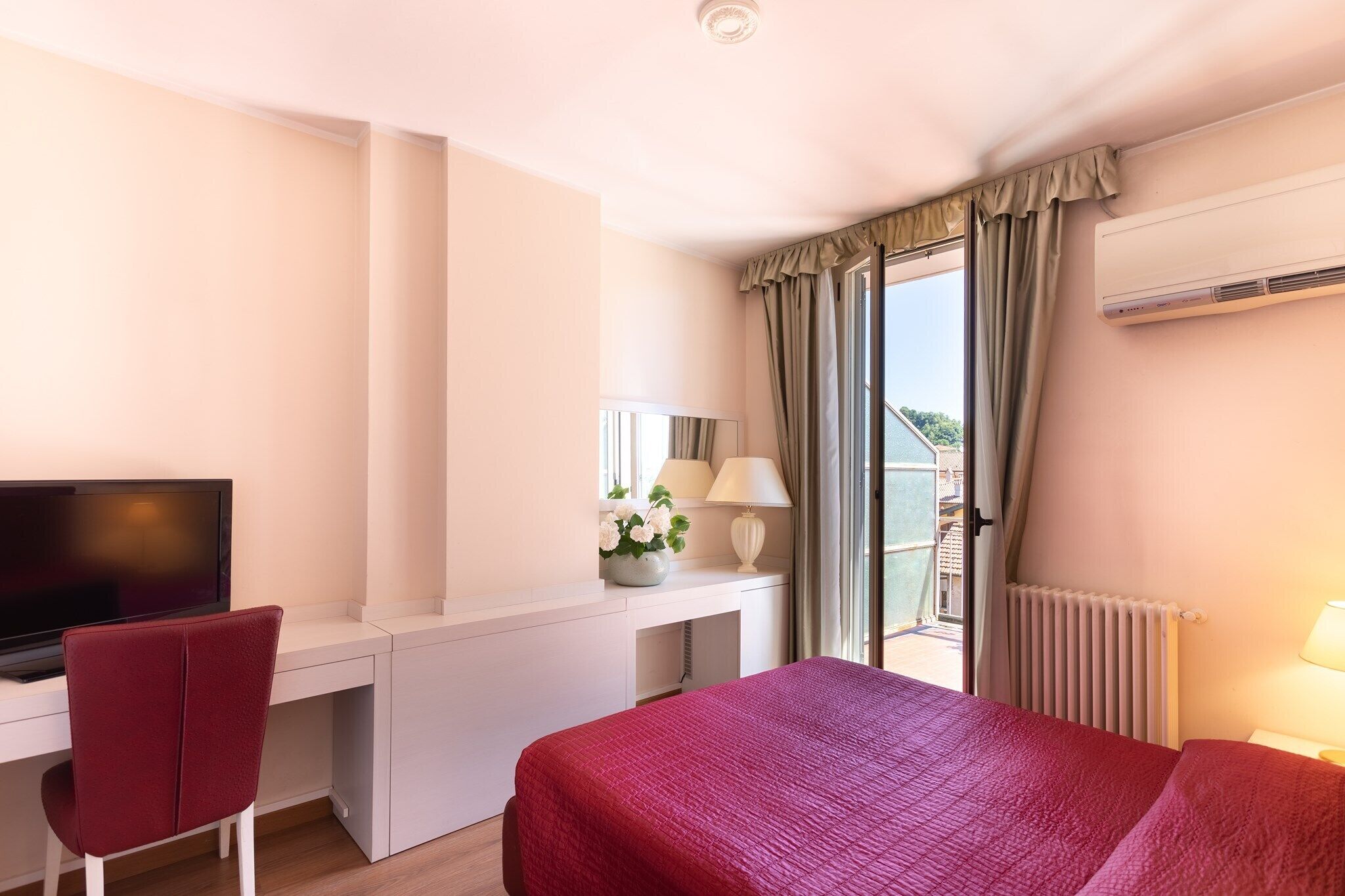 superior double room, terrace | premium bedding, pillow-top beds, in-room safe, desk