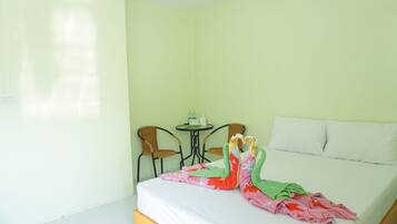 Standaard kamer | Een bureau, gratis wifi