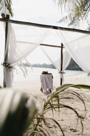 Outdoor wedding area - Koh Kood Neverland Beach Resort (Ko Kood)