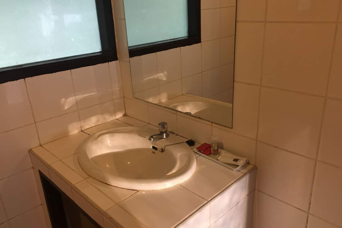 standard a | bathroom sink