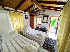 Economy Bungalow, Garden View | Premium bedding, soundproofing, free WiFi, bed sheets