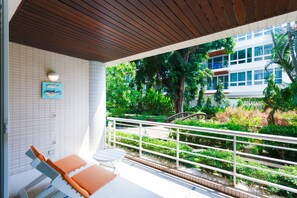 Two Bedrooms Condo | Parveke