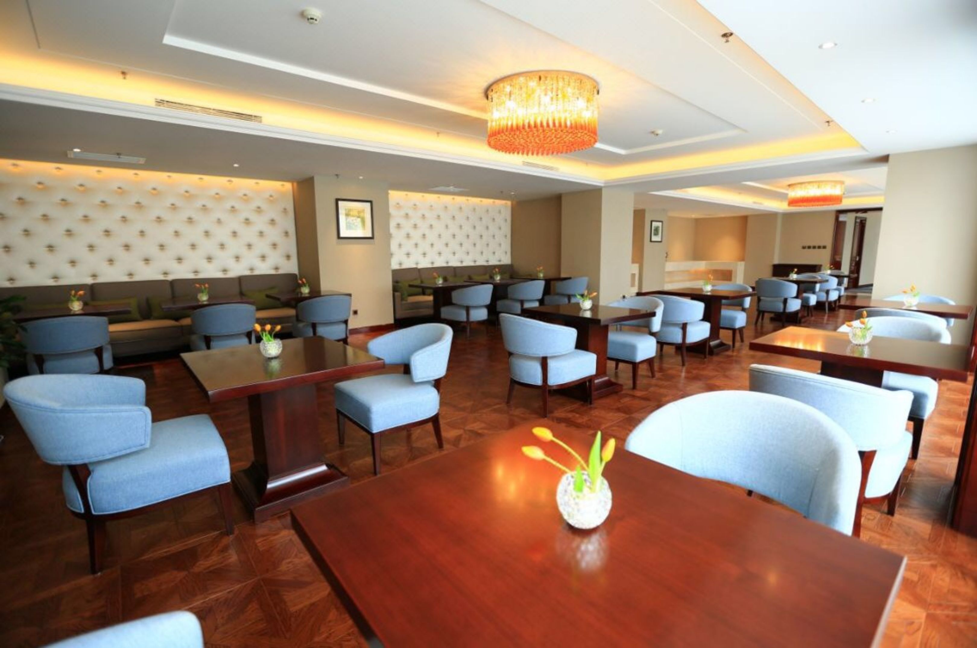 每日供应自助式早餐（每人 CNY 68）