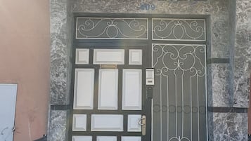 Overnatningsstedets indgangsparti