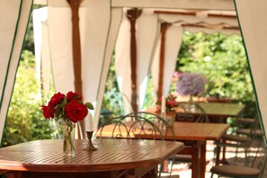 Lunch and dinner served, Mediterranean cuisine