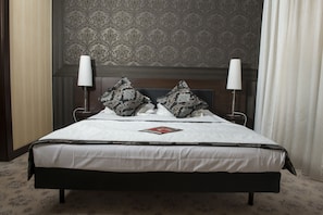 Business Suite, Pool Access | Premium bedding, in-room safe, desk, iron/ironing board - Hotel Iskierka Business & Spa (Mielec)