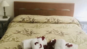 Dreibettzimmer | Bügeleisen/Bügelbrett, Zustellbetten, kostenloses WLAN, Bettwäsche