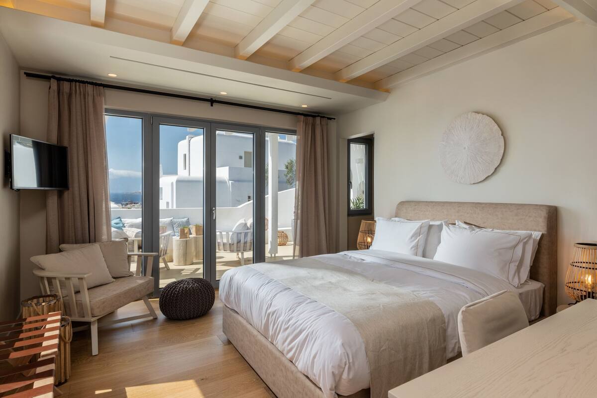 Suíte luxo, 1 cama Queen, vista para o mar | Frigobar, cofres nos quartos, escrivaninha, quartos à prova de som
