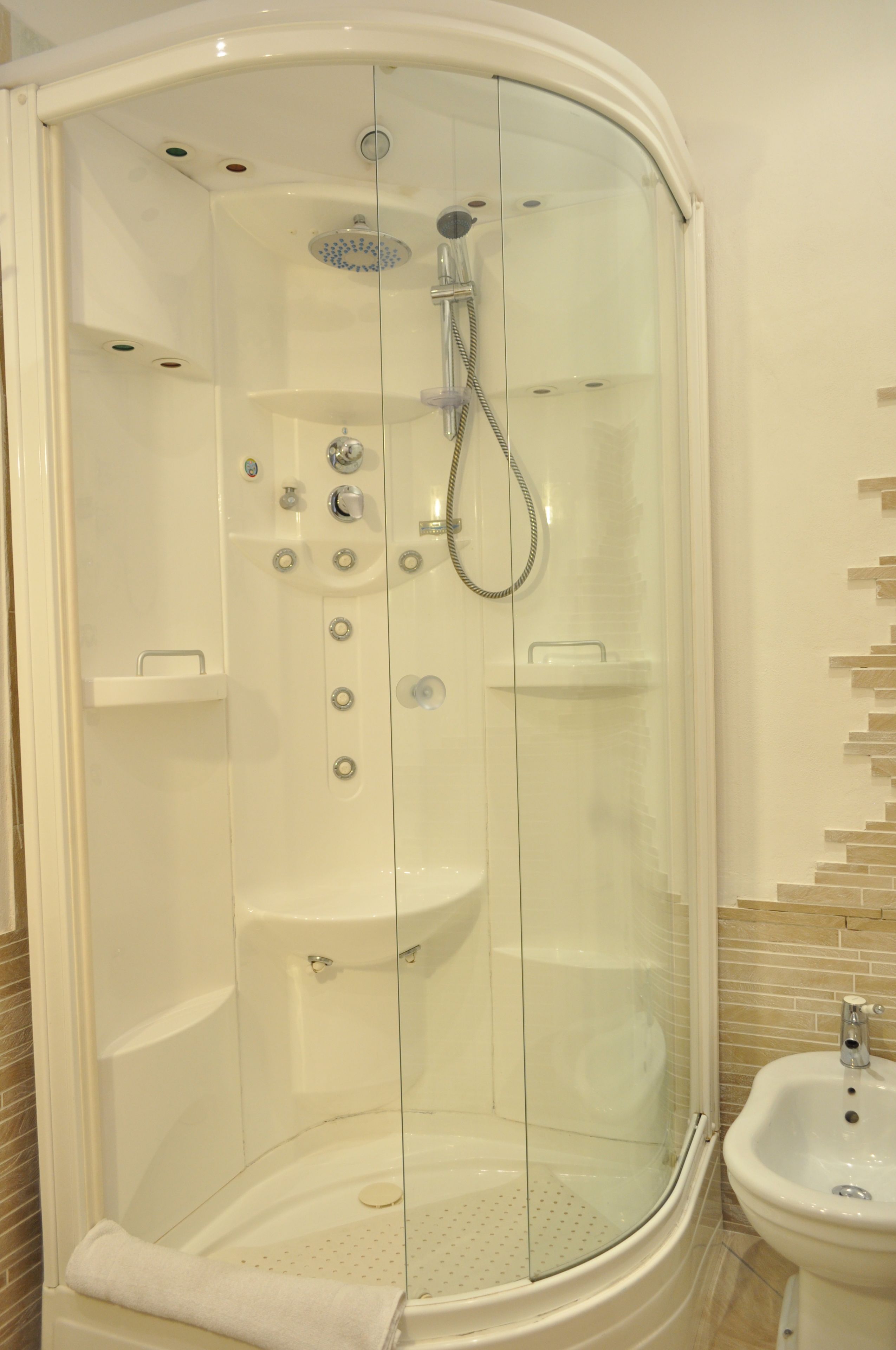 Comfort Double Room, 1 Double Bed, Hot Tub | Bathroom | Shower, free toiletries, hair dryer, bathrobes