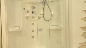 Comfort Double Room, 1 Double Bed, Hot Tub | Bathroom | Shower, free toiletries, hair dryer, bathrobes
