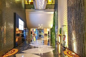 Lobby - Sahara Star (Mumbai)