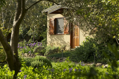 La Cerca Del Alcornoque