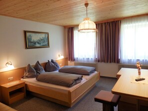 Estúdio standard | 1 quarto, quartos à prova de som, ferros/tábuas de passar roupa, Wi-Fi