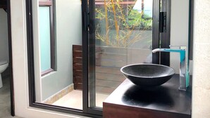 Ducha, cabezal de ducha tipo lluvia, toallas