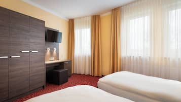 Twin Room, 2 Twin Beds | In-room safe, desk, soundproofing, free WiFi