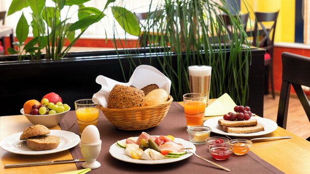 Frokostbuffé hver dag (mot et tillegg)