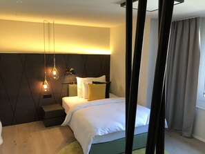 Eenpersoonskamer, toegankelijk voor mindervaliden (Hotelzimmer) | Een gratis minibar, een bureau, geluiddichte muren, gratis wifi