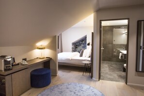 Elite Double Room (Sitzecke) | Free minibar, desk, soundproofing, free WiFi
