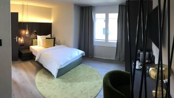 Habitación individual, con acceso para personas discapacitadas (Hotelzimmer) | Artículos del minibar gratis, escritorio, insonorización y wifi gratis