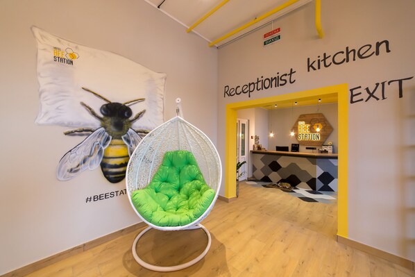 Lobby lounge - Hotel Bee Station - Hostel (Kyiv)