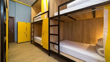 Dormitorio compartido, dormitorio mixto (Single Capsule) | Caja de seguridad en la habitación y insonorización