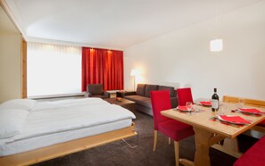 Leilighet, 2 soverom | Spiseområde på rommet